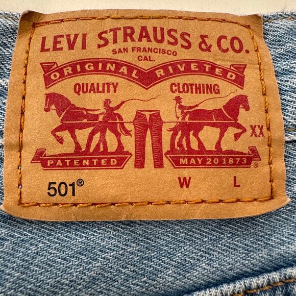 Levi's 501 Original Fit Mid-Rise Distressed Cut-Off Shorts Sz 27 Whiskers Fade - Picture 6 of 9